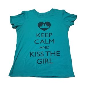 ✨️CLEARANCE✨ Disney's The Little Mermaid "Keep Calm & Kiss the Girl" juniors XL